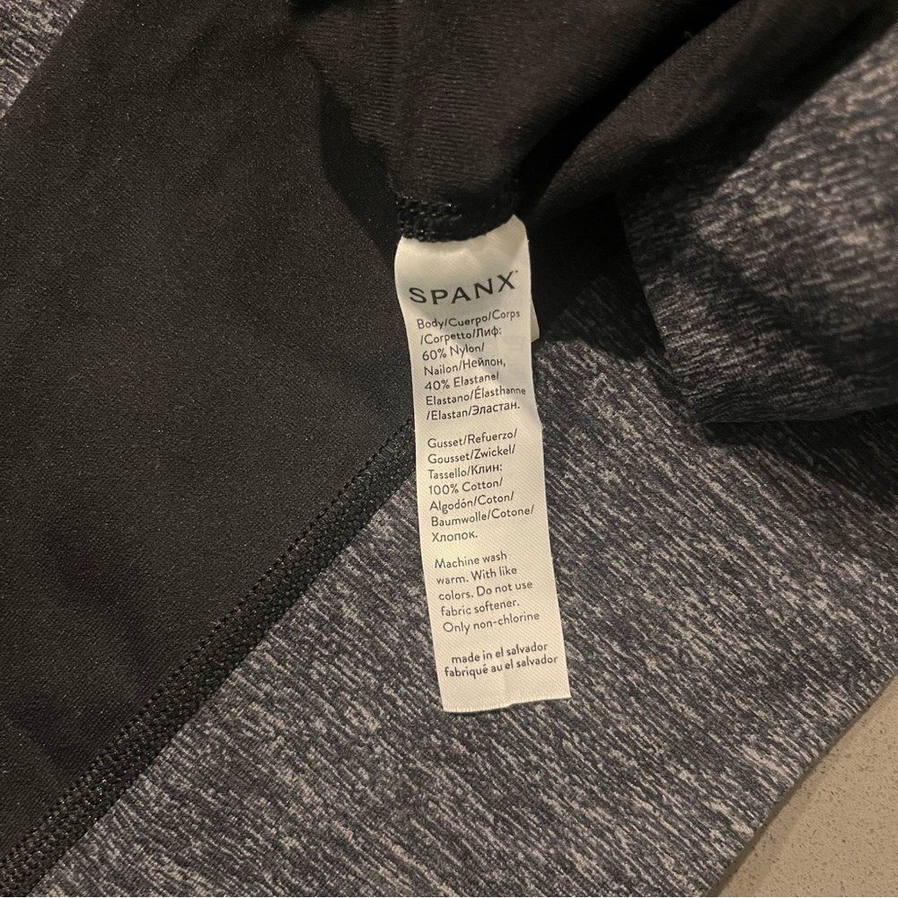 Spanx Booty Boost Active Colorblocked Leggings - Picture 8 of 8